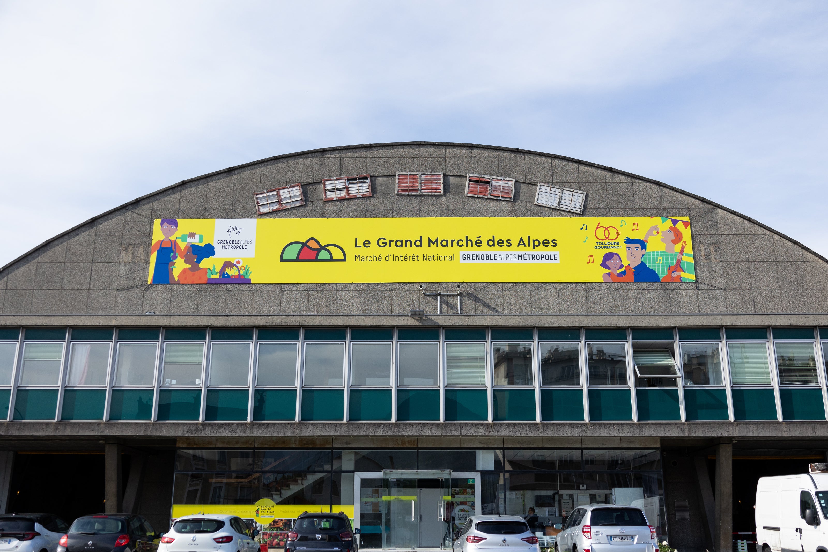 Devanture Grand Marché des Alpes, MIN de Grenoble, marché de gros alimentaire pour professionnels à Grenoble.